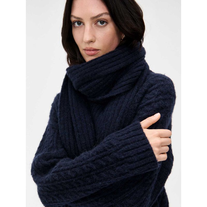 Veronika Maine Chunky Alpaca Merino Scarf image number 7